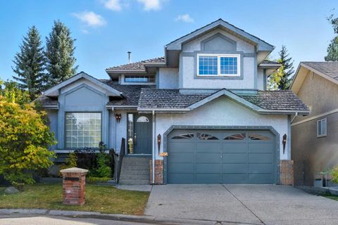 135 Canterbury Court SW Calgary AB T2W 6C1