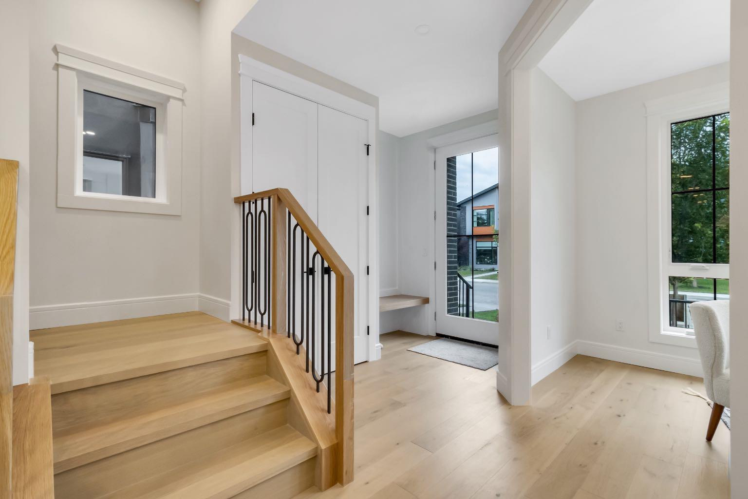 2118 Victoria Crescent NW