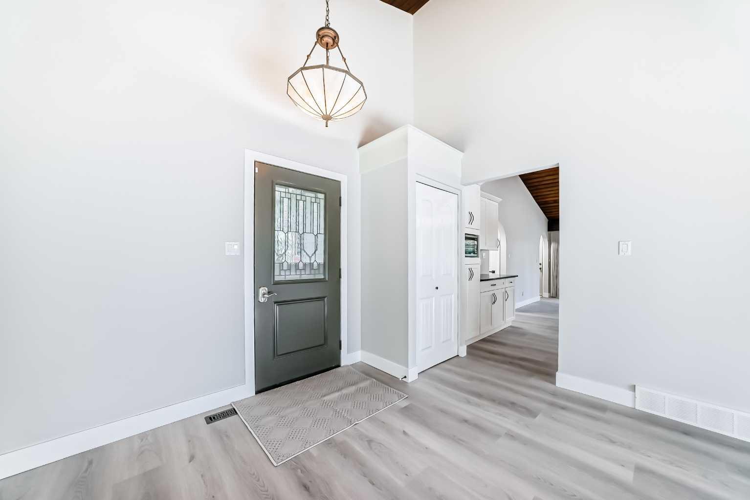 3020 Palliser Drive SW