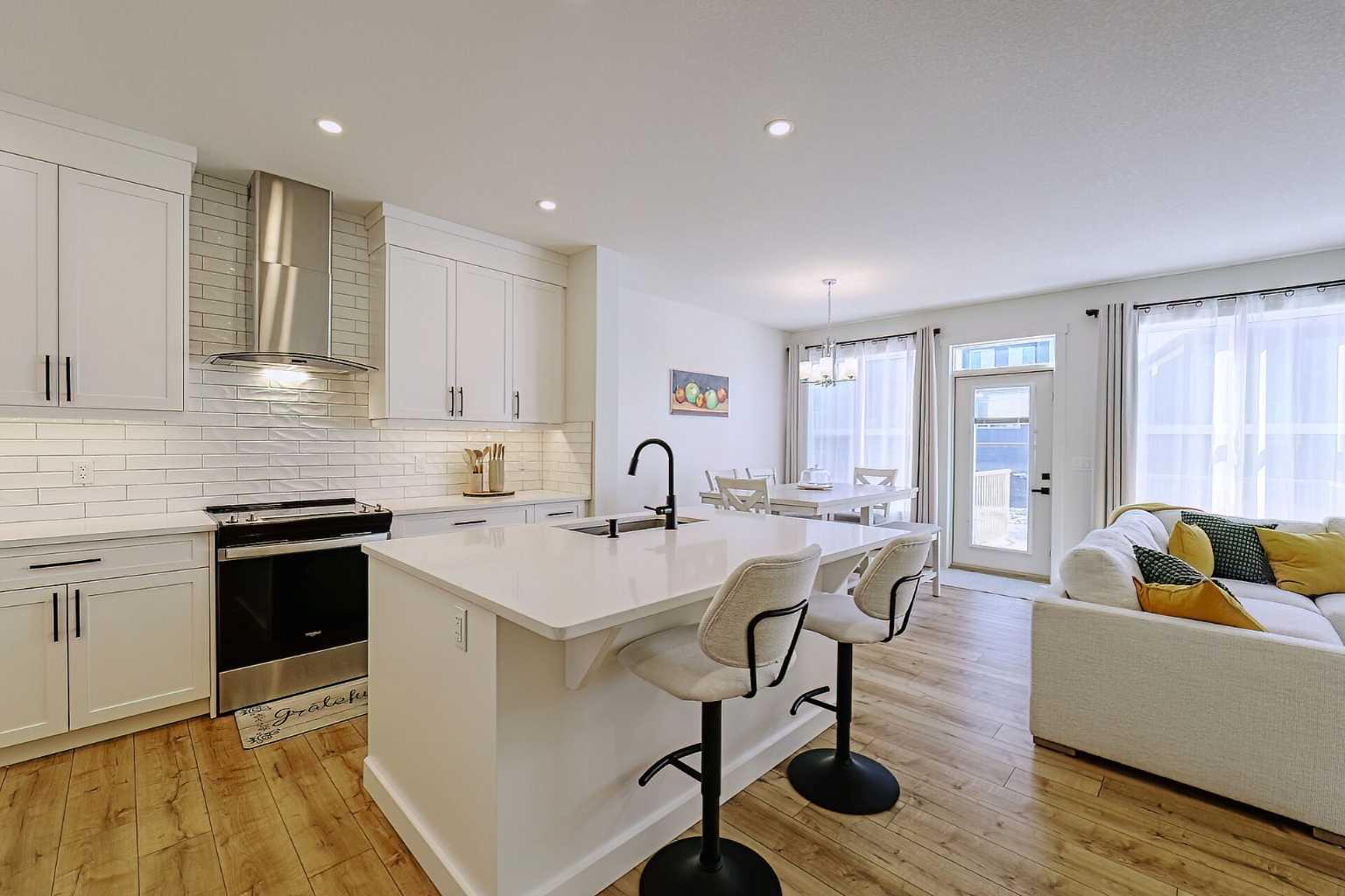 25 Belmont Green SW
