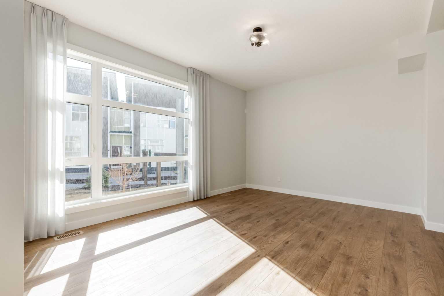 121 Walden Lane SE