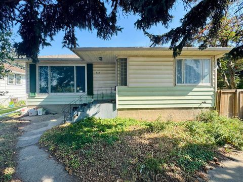 537 23 Street S Lethbridge AB T1J 3M9