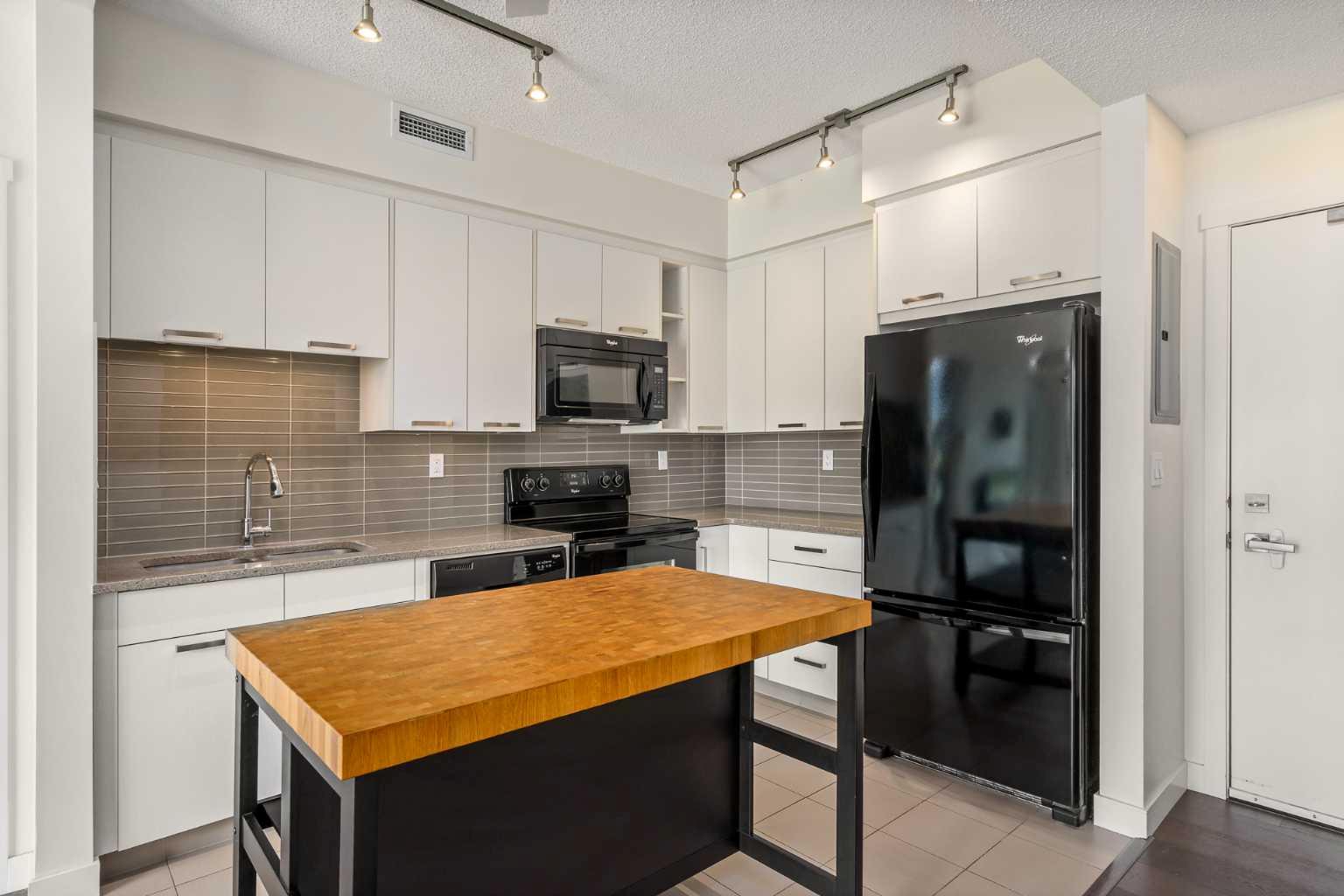 175 Silverado Boulevard SW 3210