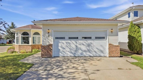 Photo of 2 Densmore Crescent, Red Deer, AB T4R 2L8 (MLS # A2345029)