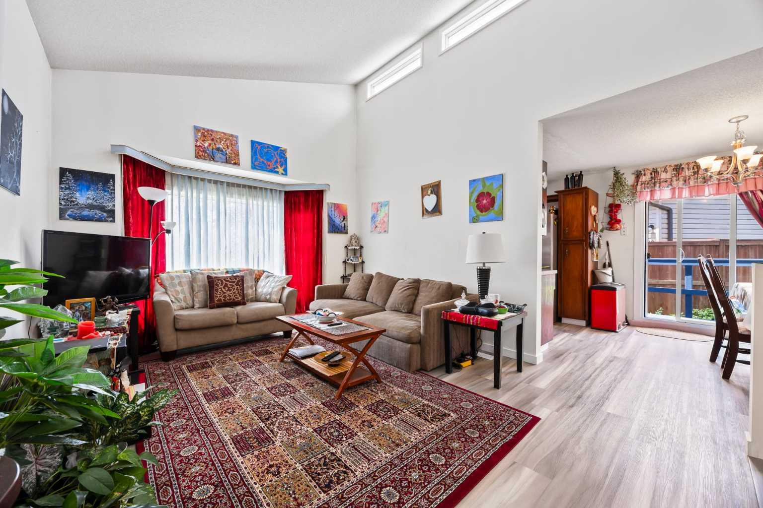 44 Taraglen Place NE