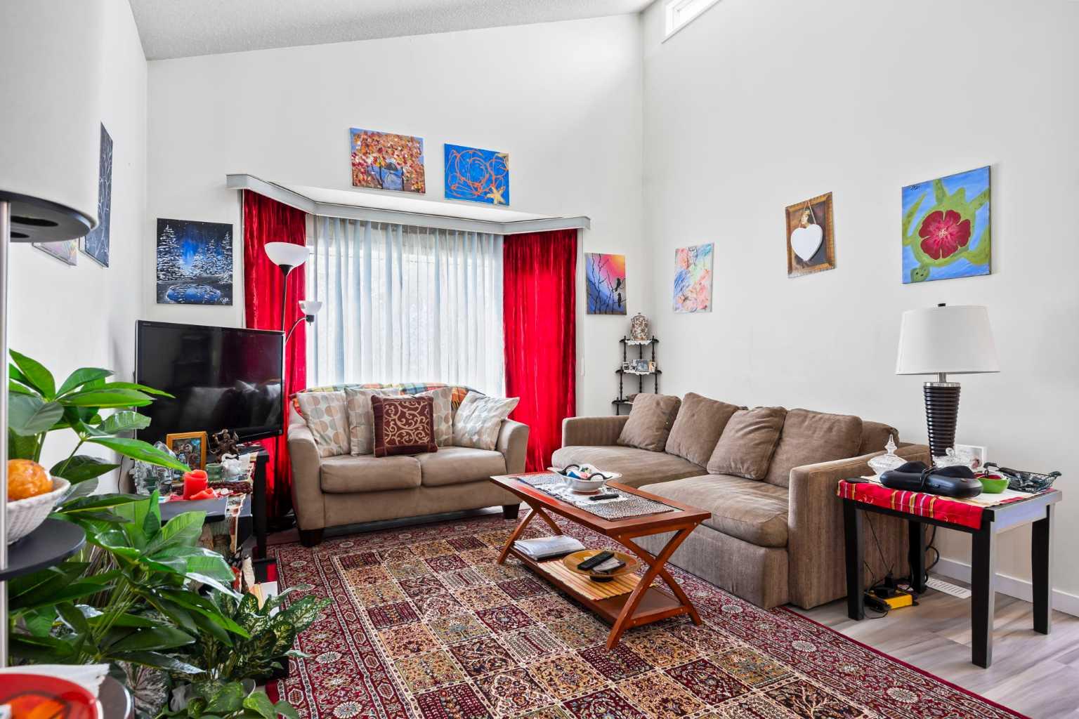 44 Taraglen Place NE