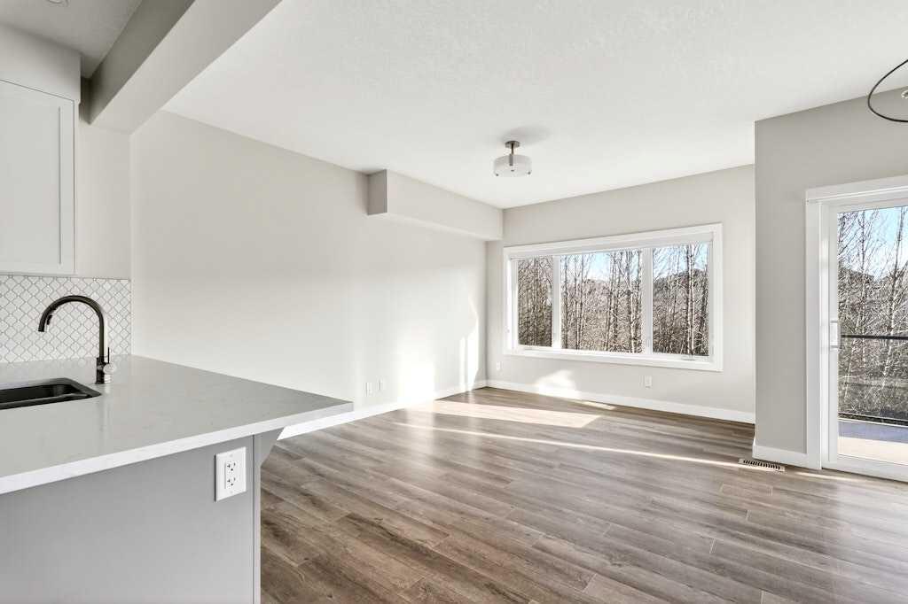 168 Crestridge Common SW