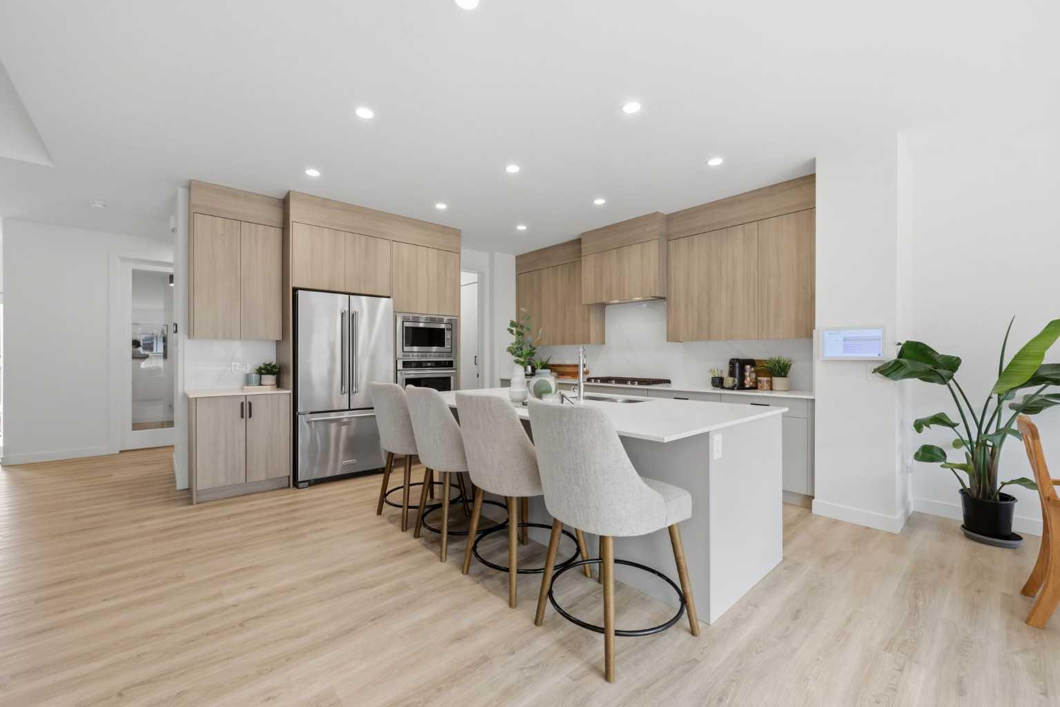 13 Coulee Crescent SW