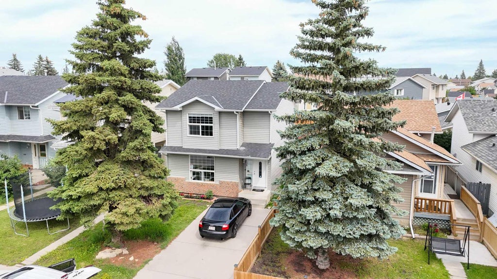 Photo of 136 Martindale Drive NE, Calgary, AB T3J 3G5 (MLS # A2349119)