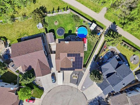 Photo of 804 Downey Place, Okotoks, AB T1S 1H6 (MLS # A2328401)