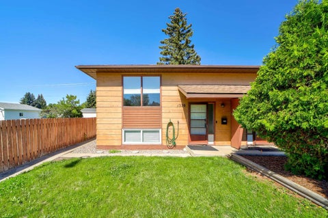 Photo of 1320 13 Street N, Lethbridge, AB T1H 2T9 (MLS # A2321917)