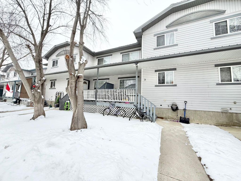 Photo of 5 Garrow Crescent E, Brooks, AB T1R 1H2 (MLS # A2288196)