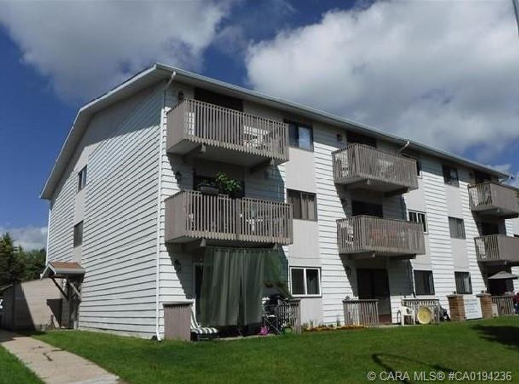 Photo of 114 Mount Pleasant Drive #207, Camrose, AB T4V 2M7 (MLS # A2311081)