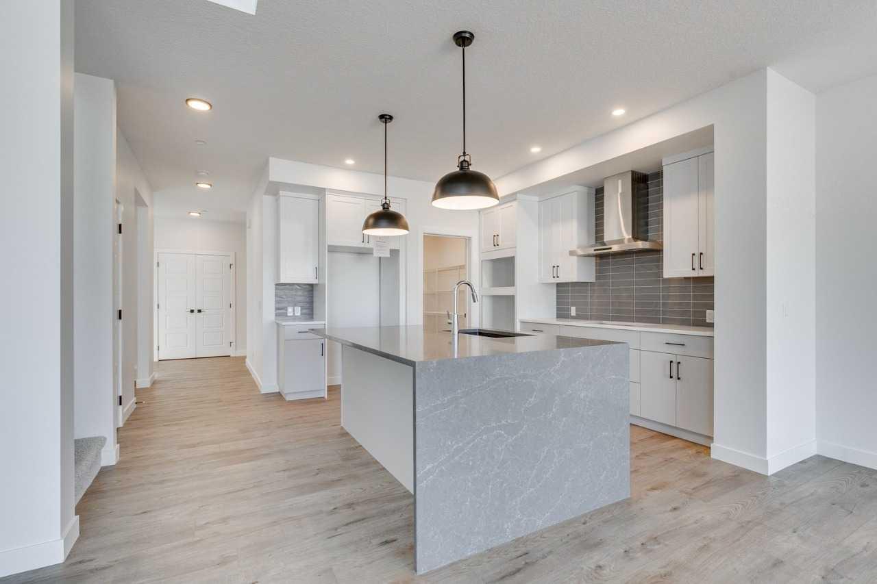 152 Hotchkiss Common SE