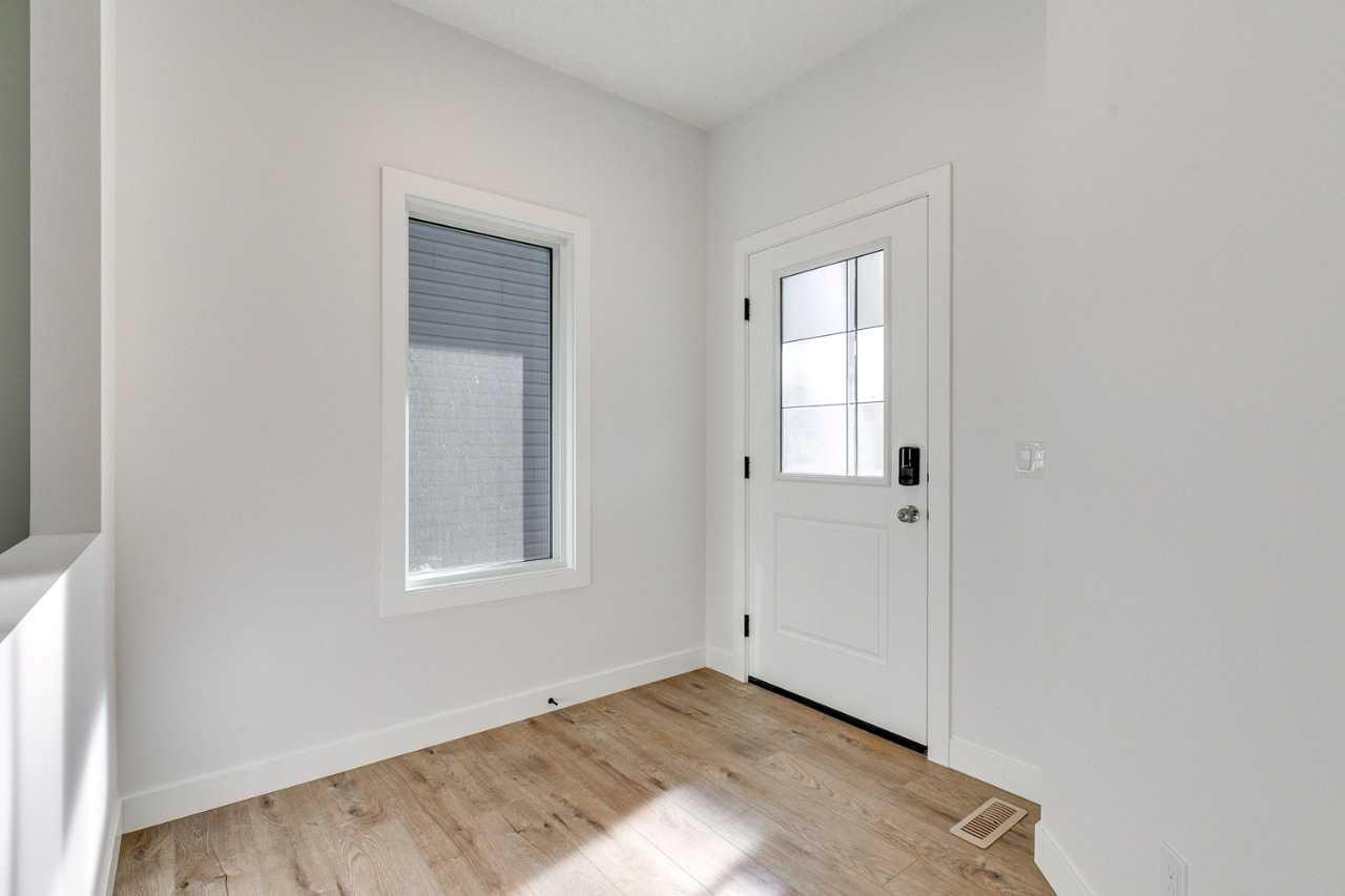 152 Hotchkiss Common SE