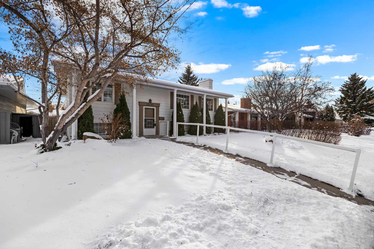 10727 Mapleglen Crescent SE