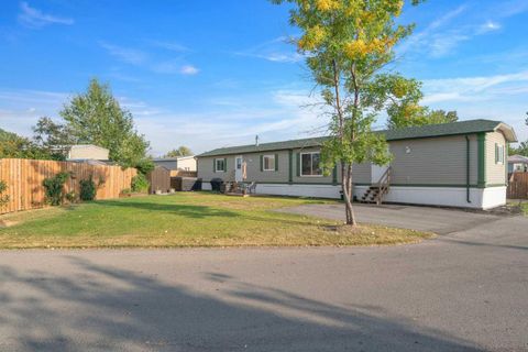 6220 17th Avenue SE 207 Calgary AB T2A 0W6