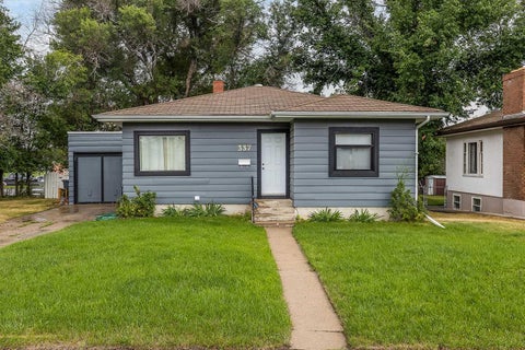Photo of 337 4 Street SW, Medicine Hat, AB T1A 4E7 (MLS # A2336688)