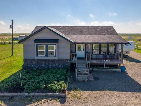 Photo of 181031 RR 255, Rural Vulcan County, AB T0L 0L0 (MLS # A2330582)