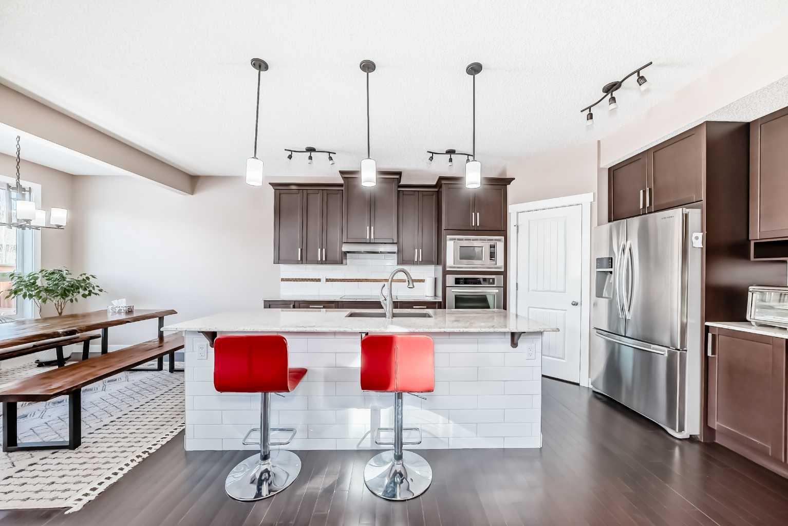 11 Cougar Ridge Place SW