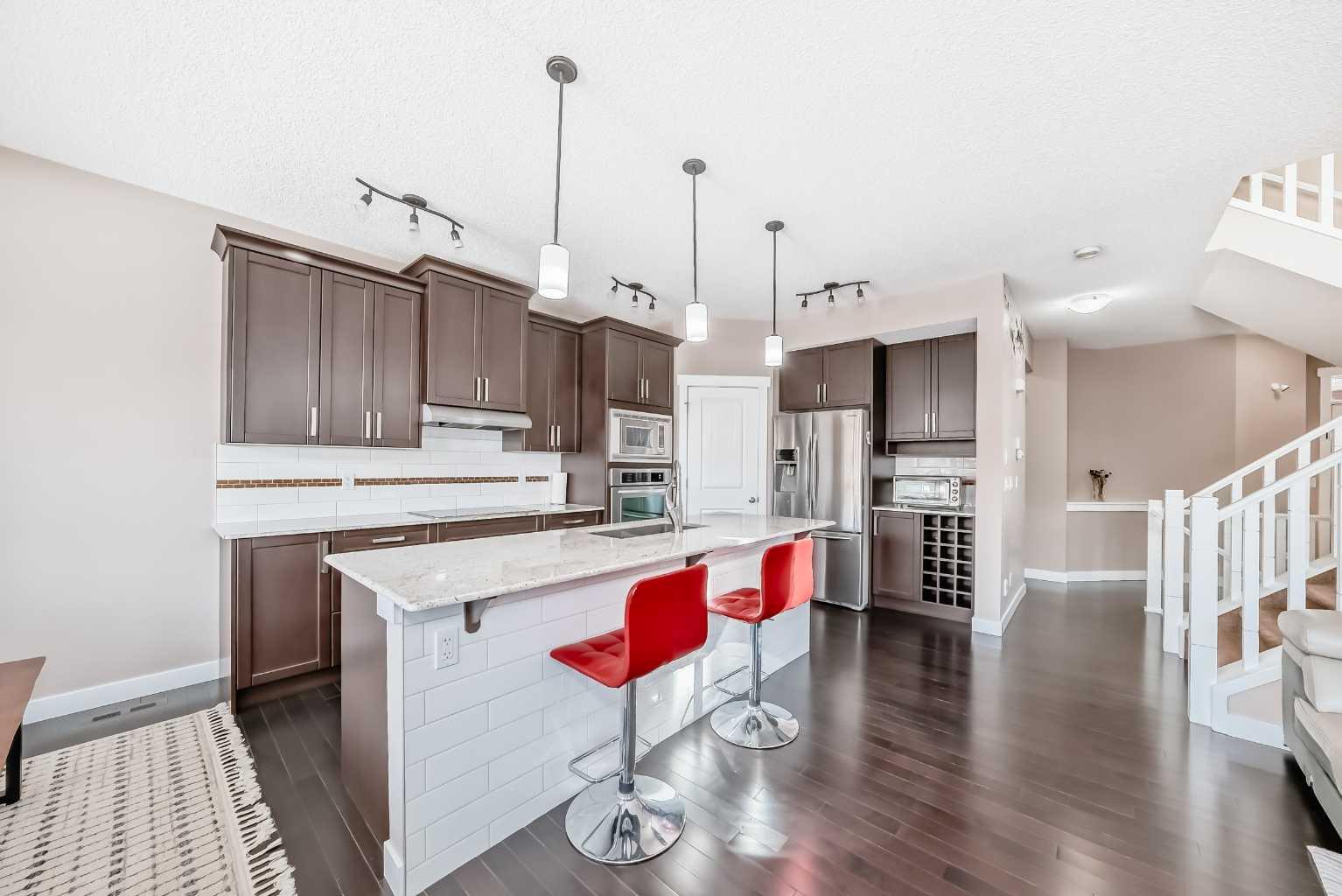 11 Cougar Ridge Place SW