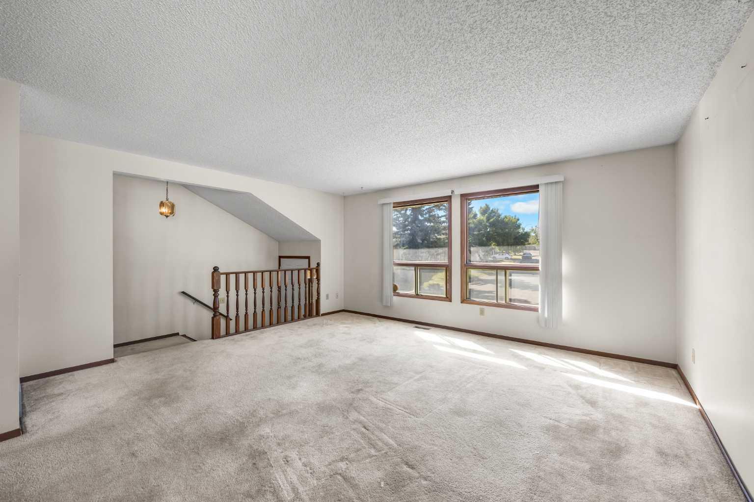 28 Sandstone Hill NW