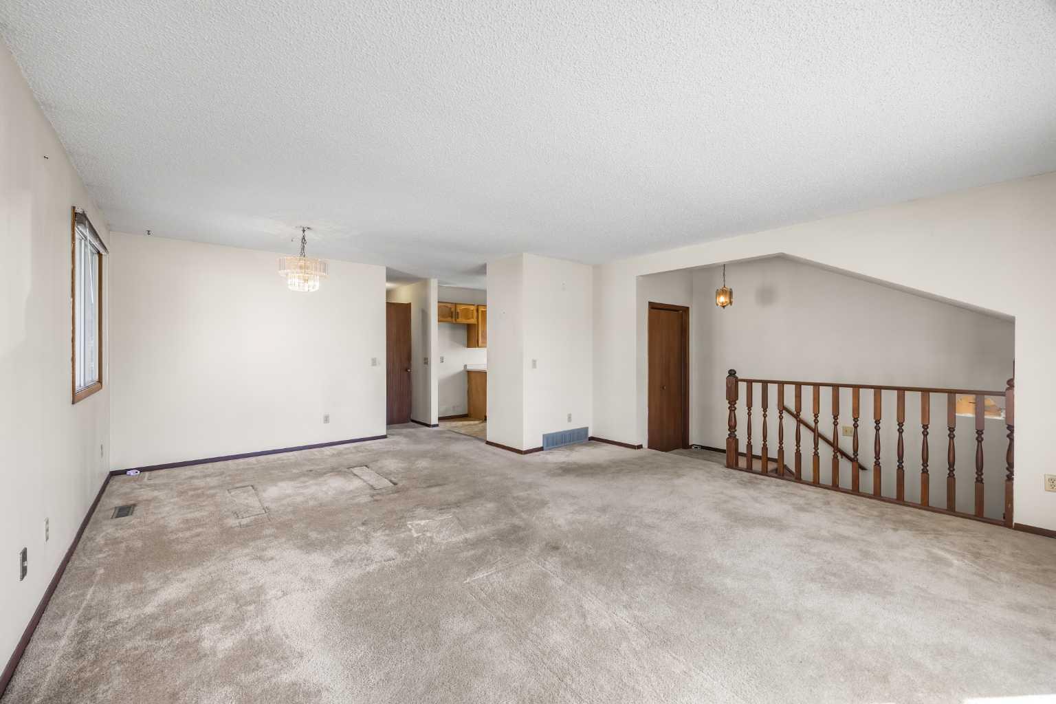 28 Sandstone Hill NW