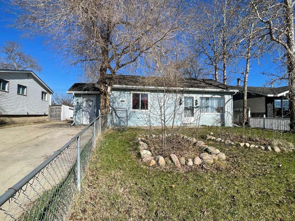 Photo of 10104 99 Street, High Level, AB T0H 1Z0 (MLS # A2332847)