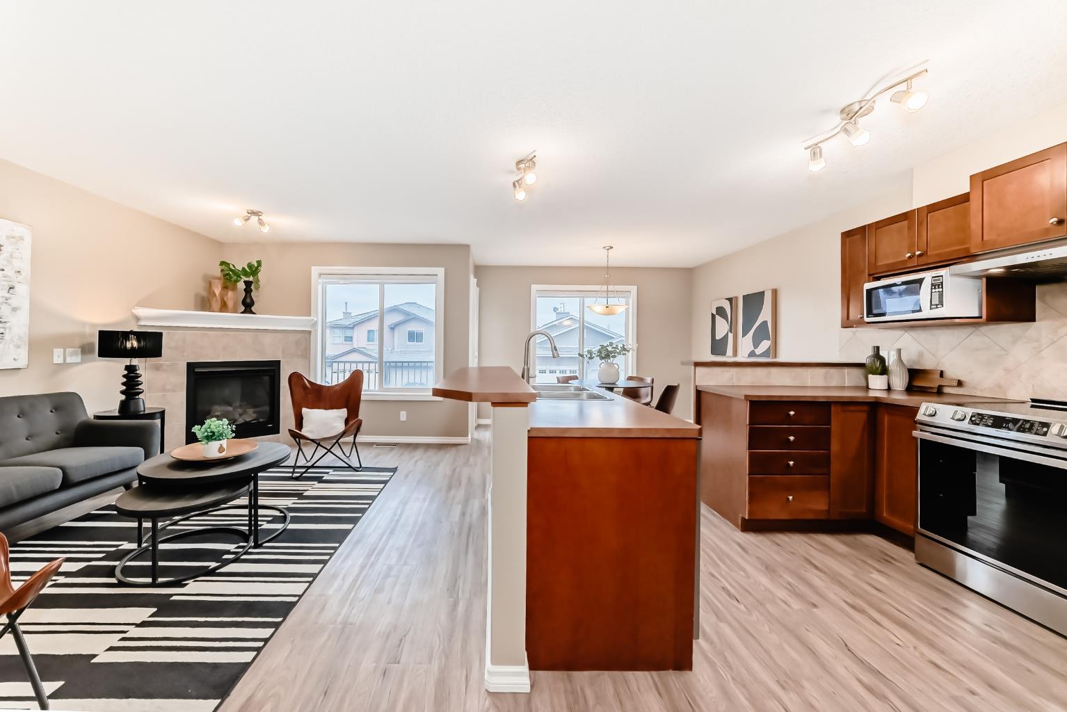 47 Royal Crest Court NW