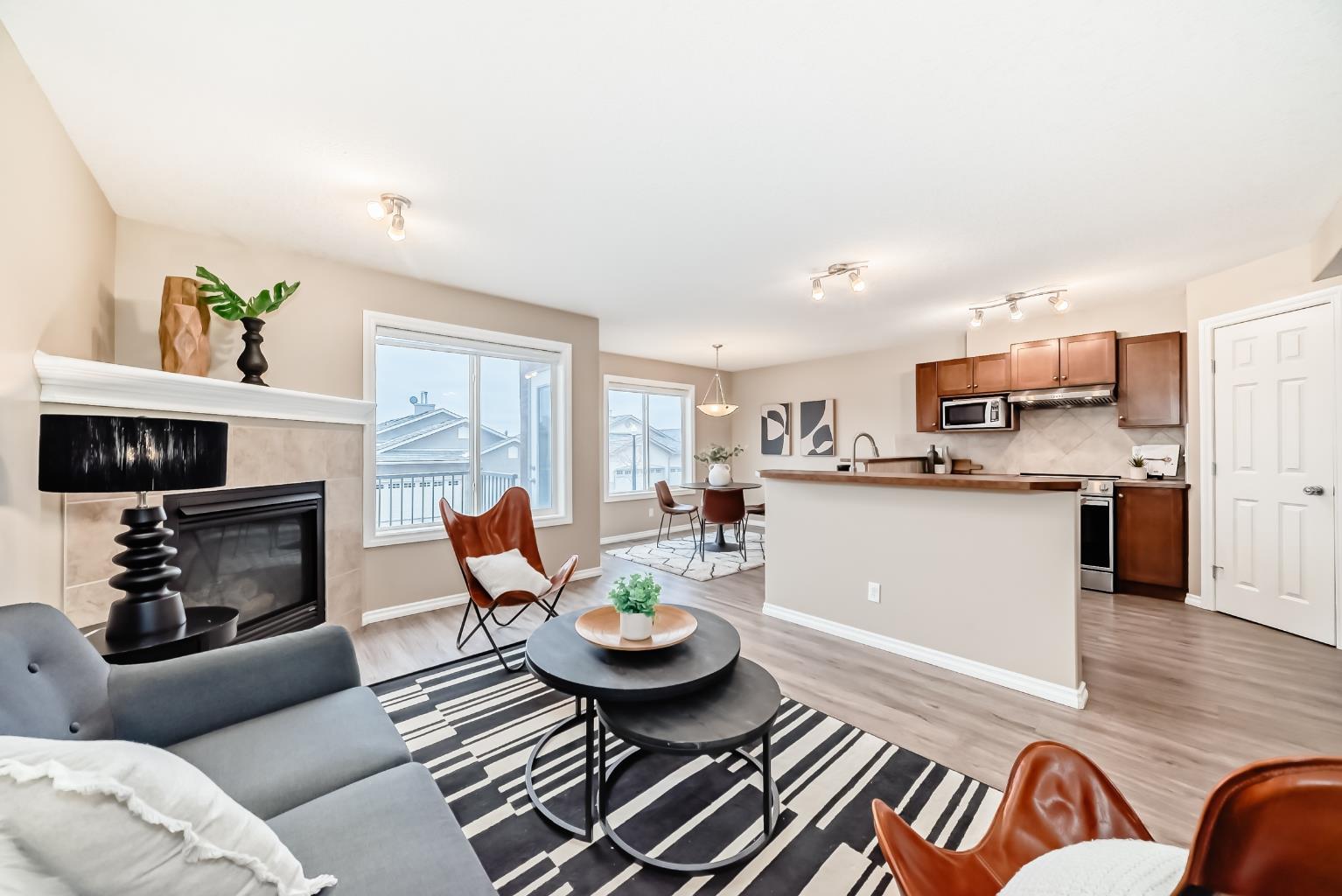 47 Royal Crest Court NW