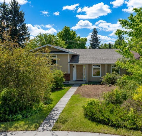 Photo of 452 PARKRIDGE Rise SE, Calgary, AB T2J 5C3 (MLS # A2319294)
