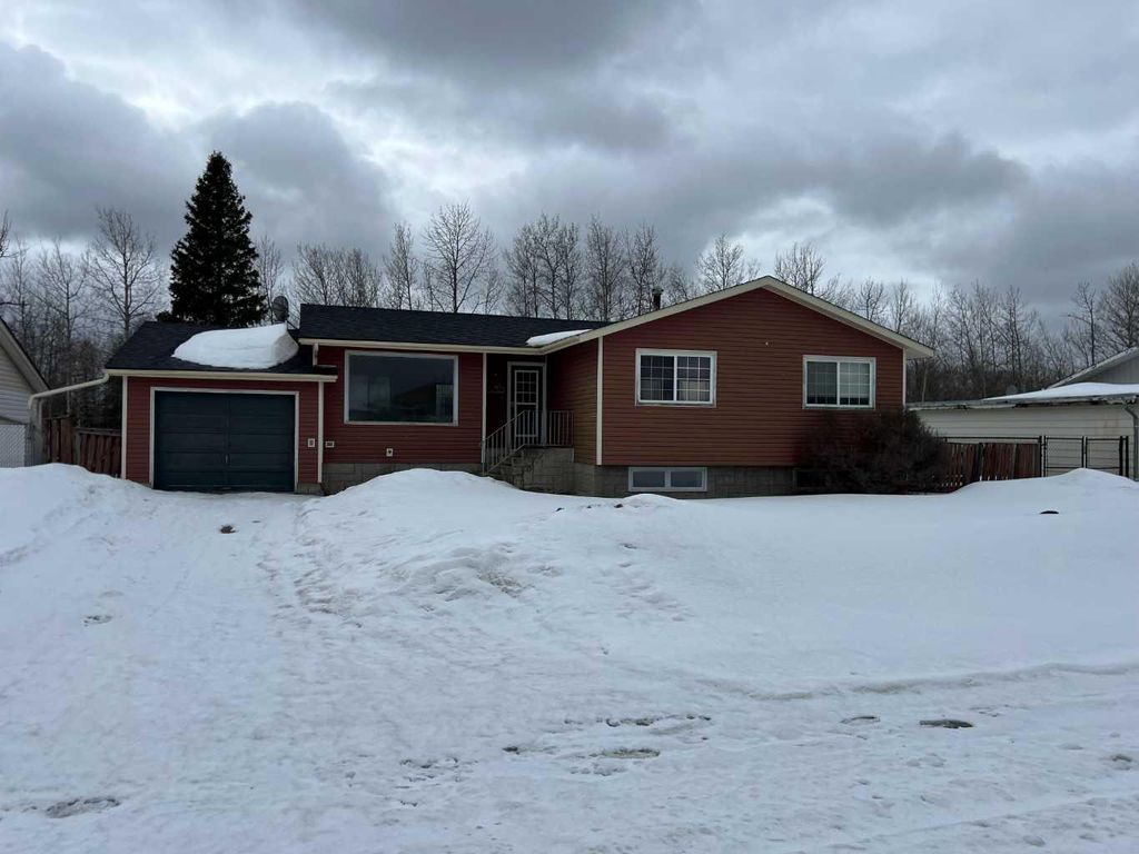 Photo of 709 3 Avenue, Fox Creek, AB T0H 1P0 (MLS # A2304066)
