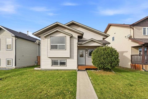 Photo of 96 Hinshaw Drive, Sylvan Lake, AB T4S 2L6 (MLS # A2351561)
