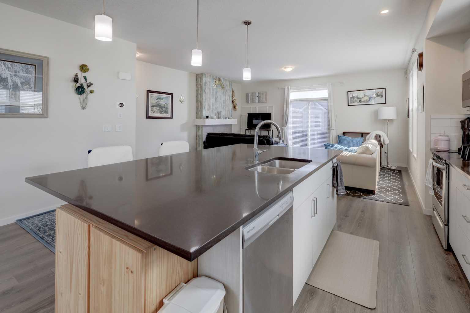 113 South Point Court SW