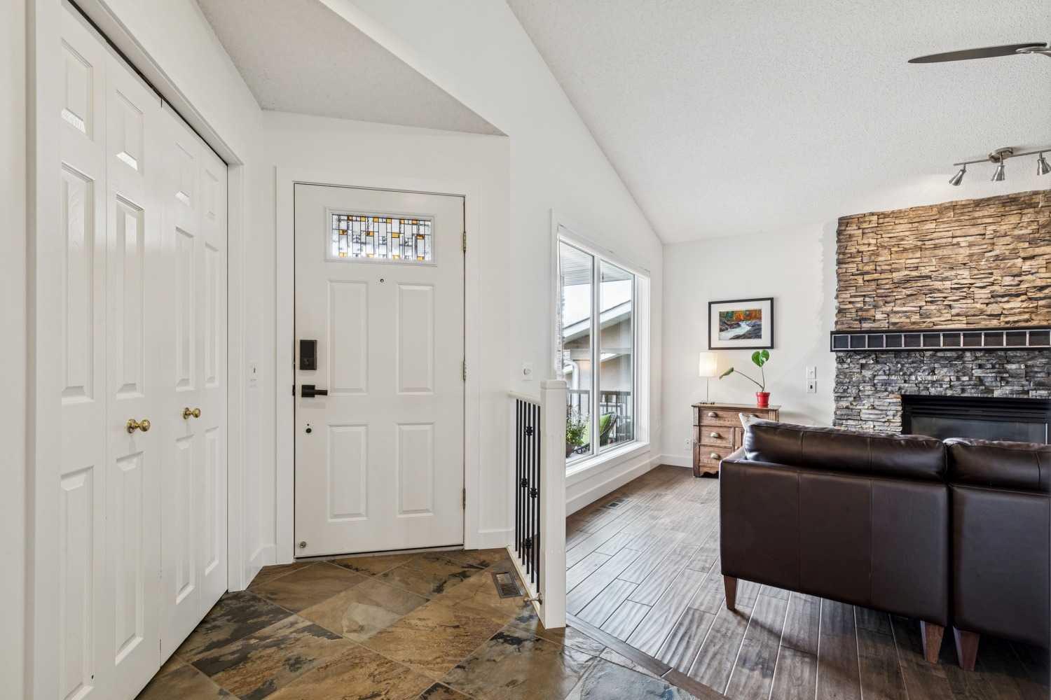 127 Mt Assiniboine Circle SE