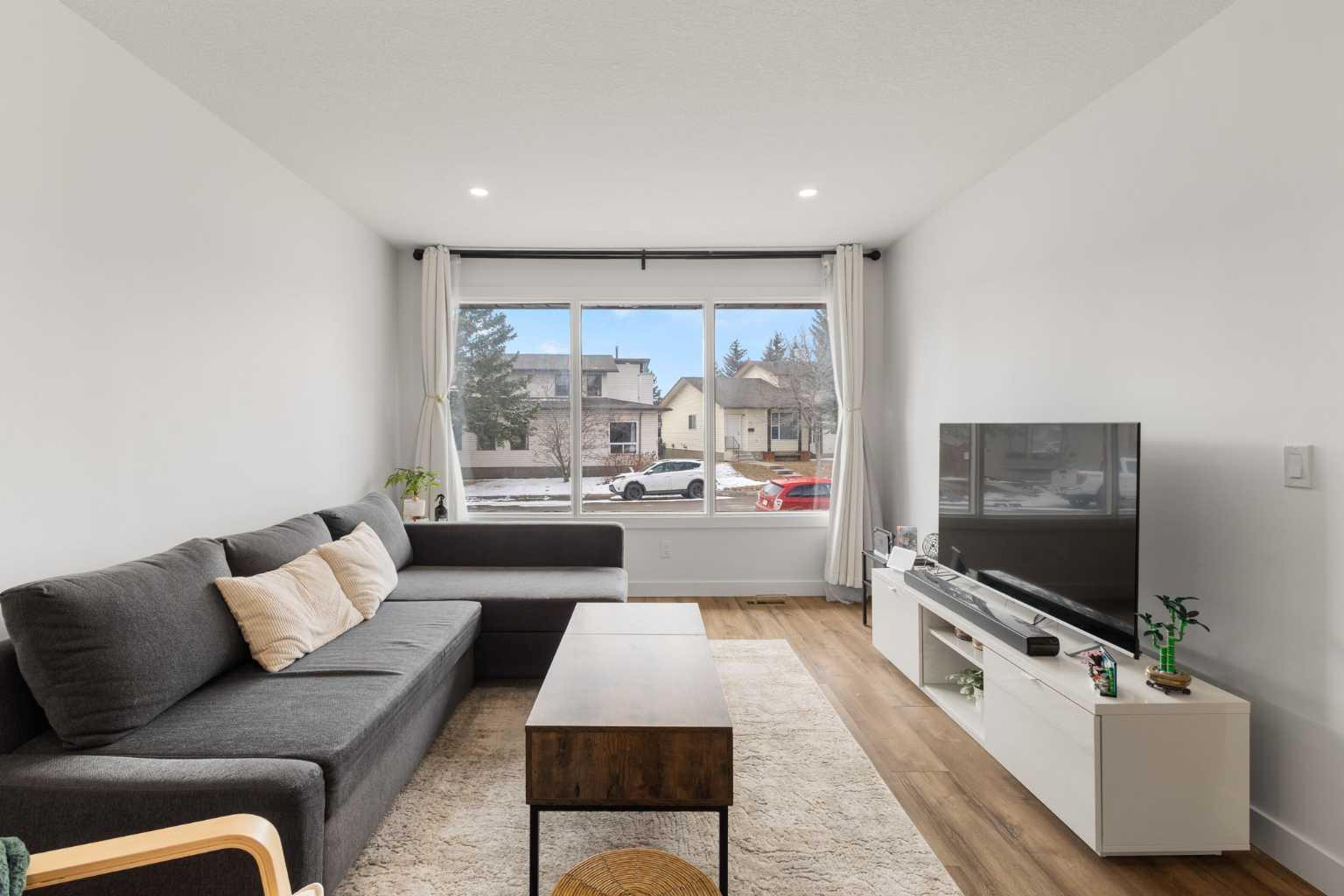 110 Cedarwood Hill SW