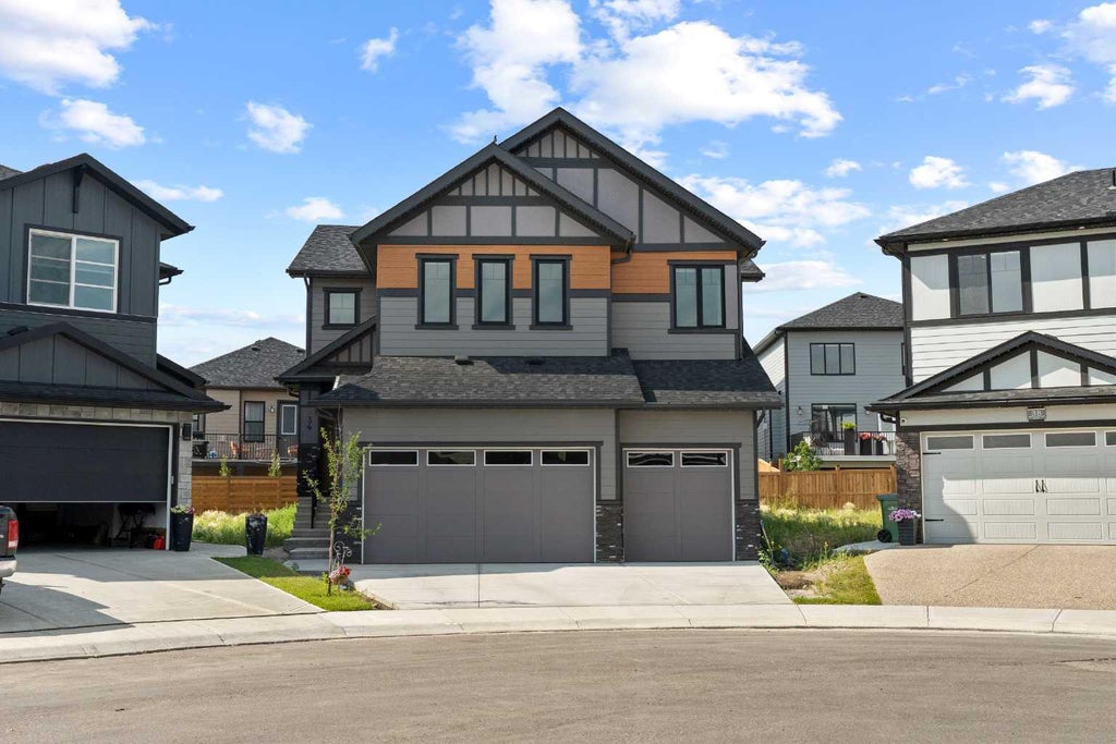 Photo of 34 South Shore Bay, Chestermere, AB T1X 2S1 (MLS # A2331523)