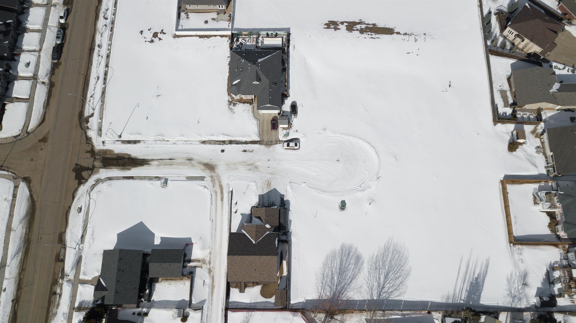 7205 44 Avenue Close