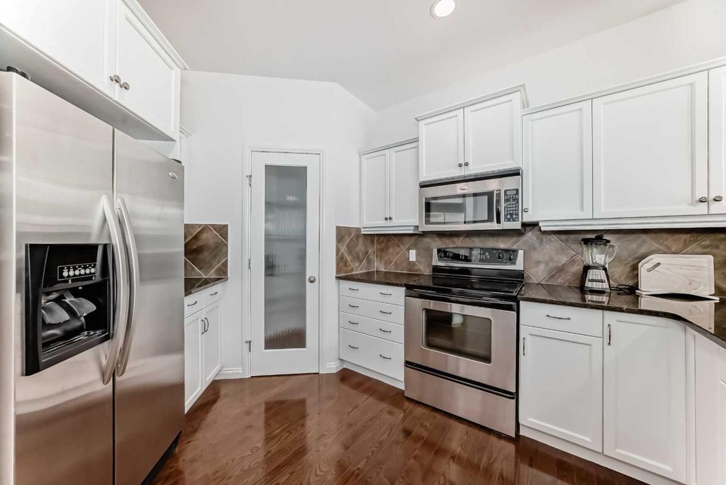Photo of 27 Aspen Hills Close SW, Calgary, AB T3H 0C6 (MLS # A2314217)
