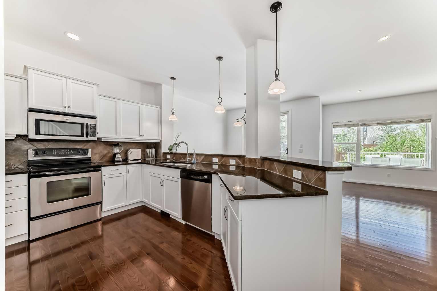 27 Aspen Hills Close SW