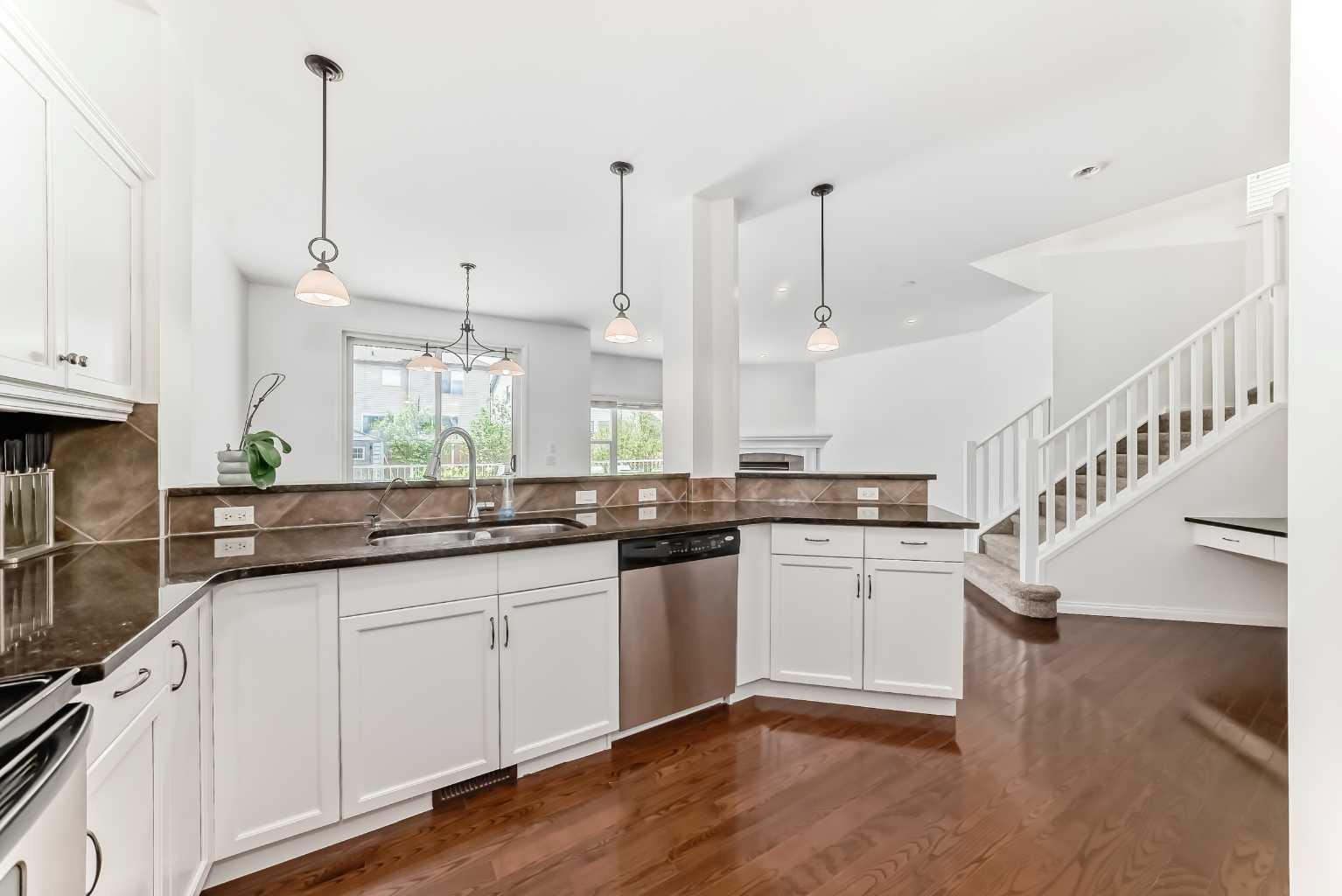 27 Aspen Hills Close SW