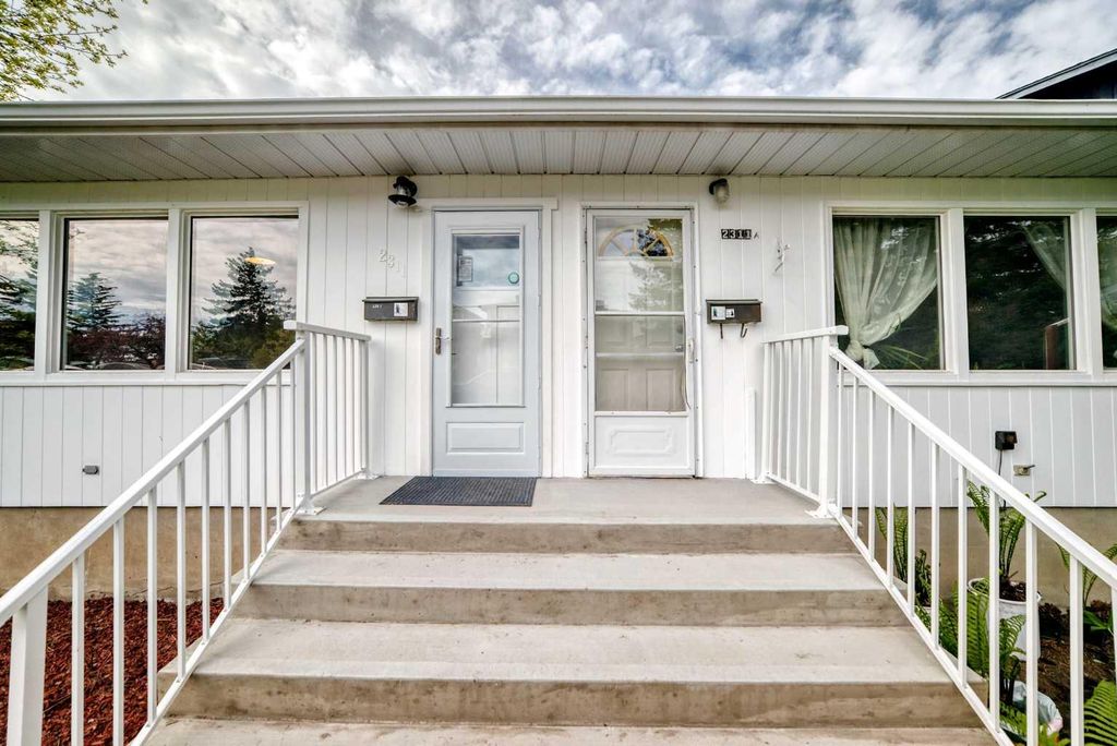 Photo of 2311 Westmount Road NW, Calgary, AB T2N 3N7 (MLS # A2314753)