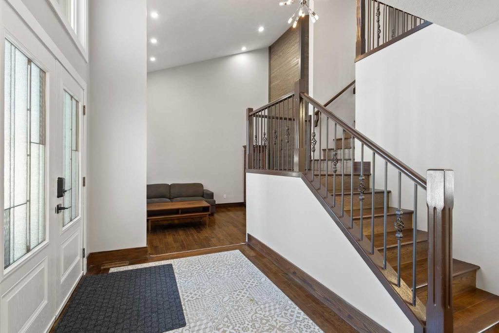 Photo of 40 Wood Crescent SW, Calgary, AB T2W 4B6 (MLS # A2292469)