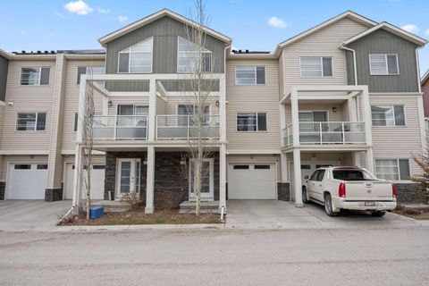 722 Redstone View NE Calgary AB T3N 0M9
