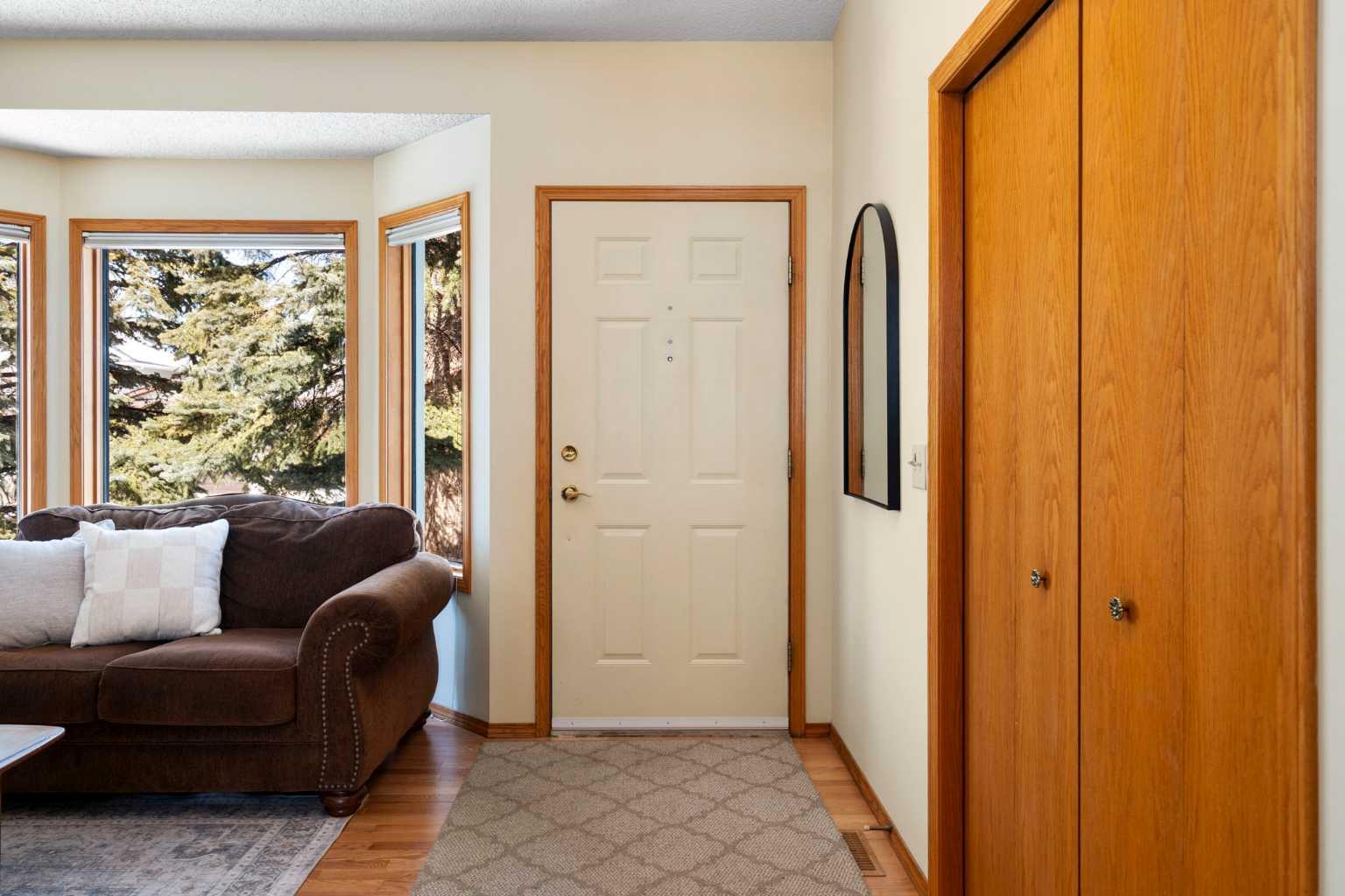 221 Scurfield Place NW