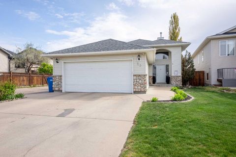 53 Aberdeen Road W Lethbridge AB T1K 4Z2