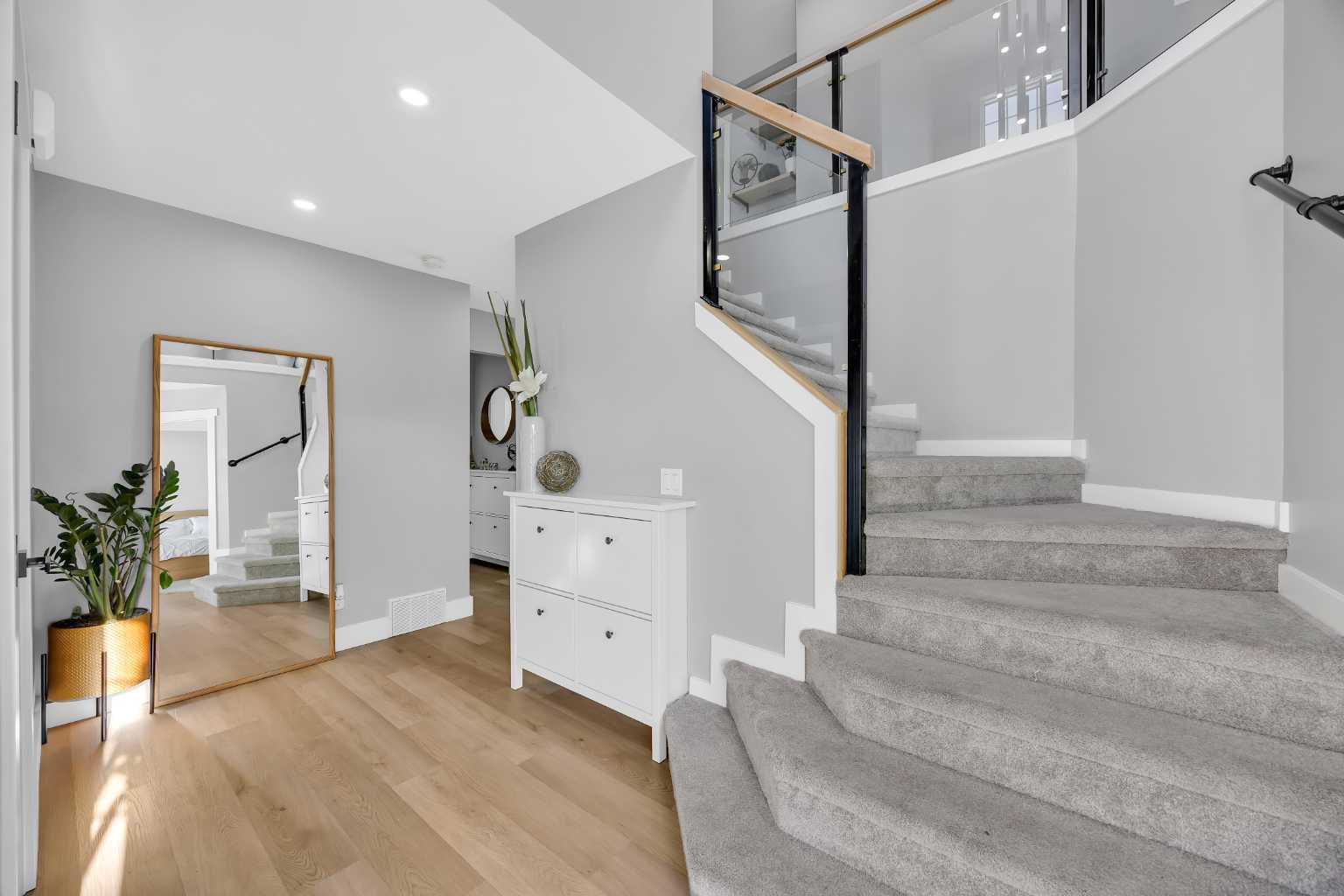 122 Hawkstone Drive NW