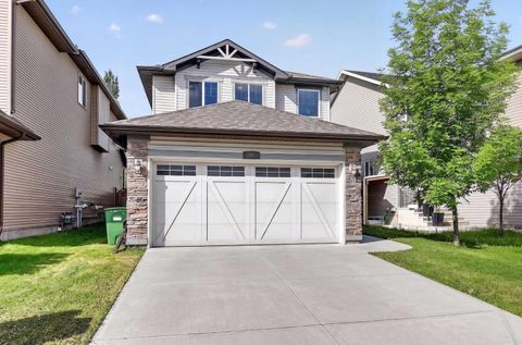 Photo of 490 New Brighton Drive SE, Calgary, AB T2Z 0K1 (MLS # A2318773)