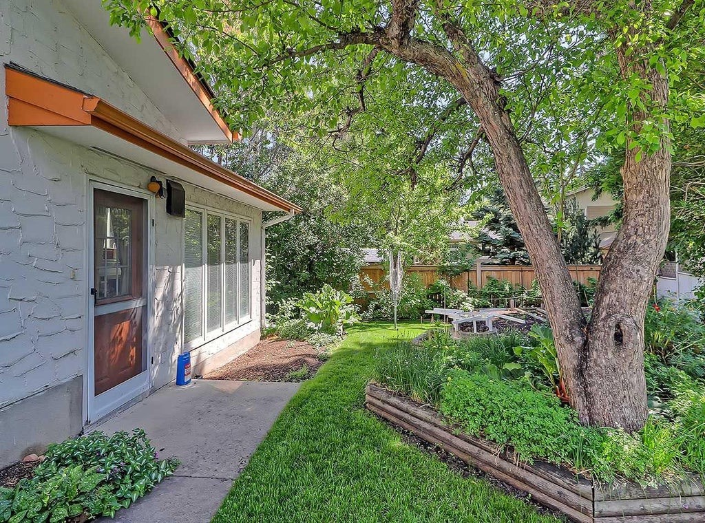 Photo of 10915 Willowglen Place SE, Calgary, AB T2J 1R8 (MLS # A2322232)