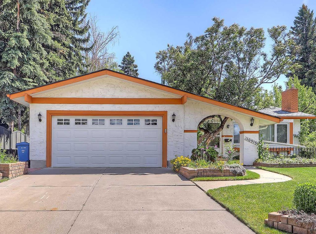 Photo of 10915 Willowglen Place SE, Calgary, AB T2J 1R8 (MLS # A2322232)